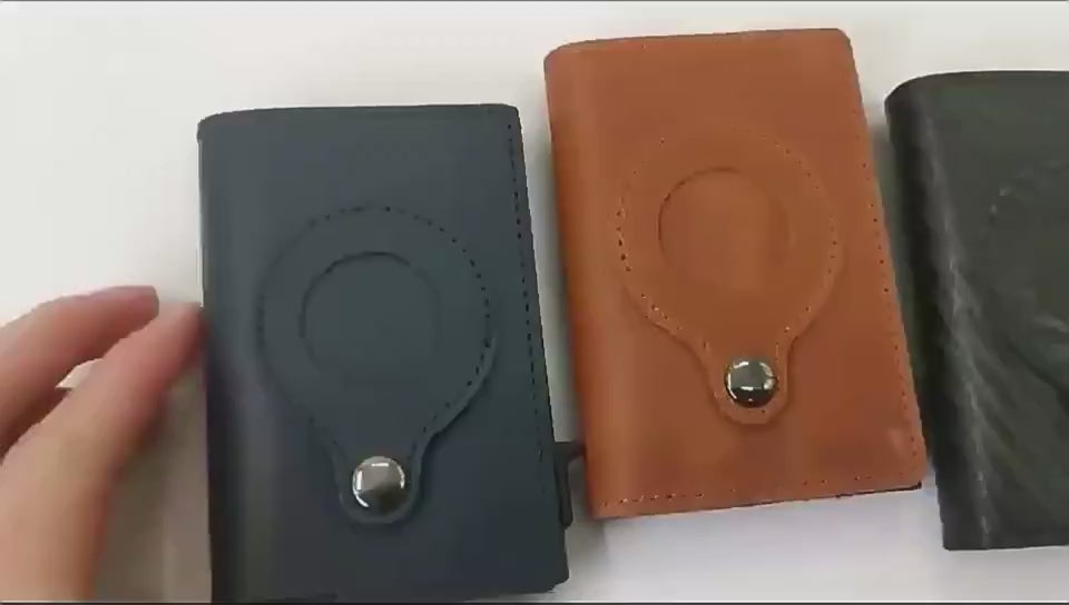 Video demonstrating cardholder functionality with multiple cardholders displayed on a table.